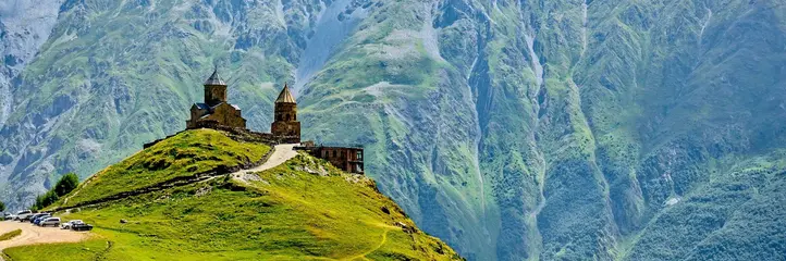 Gruzja, Armenia - spod szczytów Kaukazu w doliny Armenii