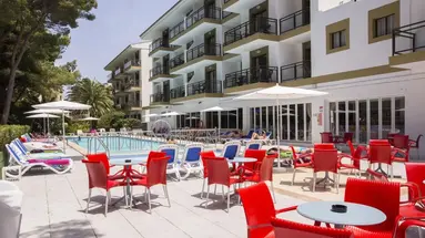 Guya Wave Hotel
