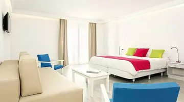Guya Wave Hotel