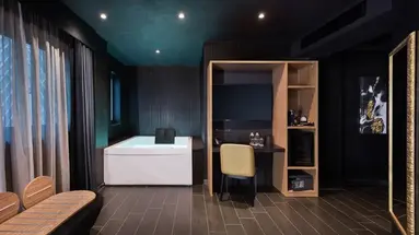 H Hotel