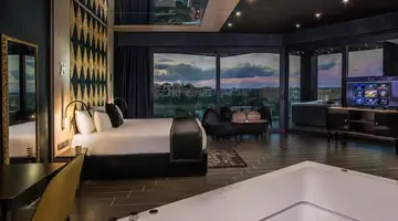 H Hotel