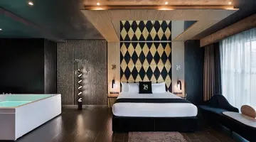 H Hotel