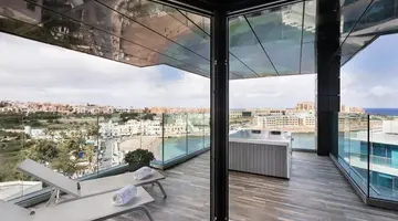H Hotel