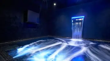 H Hotel