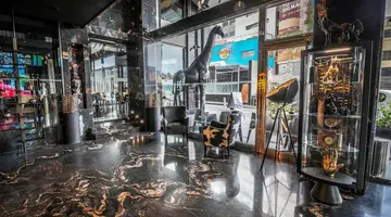 H Hotel
