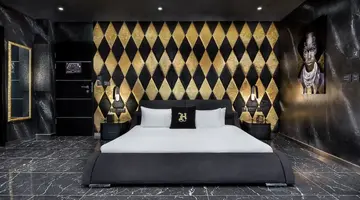 H Hotel
