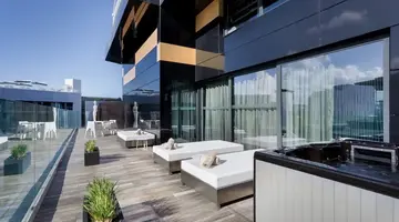 H Hotel