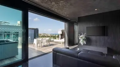 H Hotel