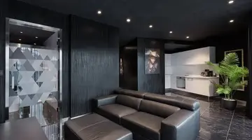 H Hotel