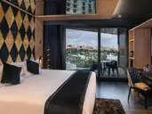 H Hotel