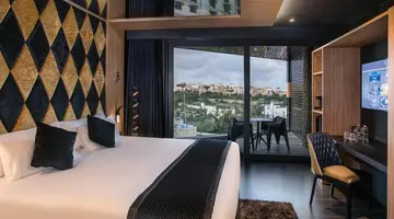 H Hotel