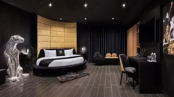 H Hotel