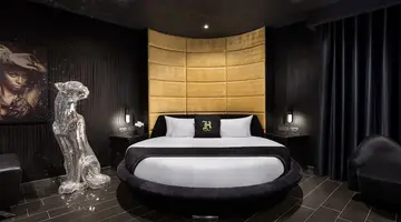H Hotel