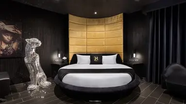 H Hotel