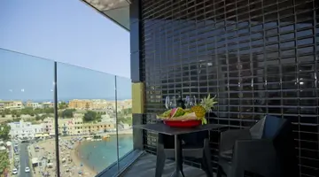 H Hotel