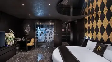 H Hotel