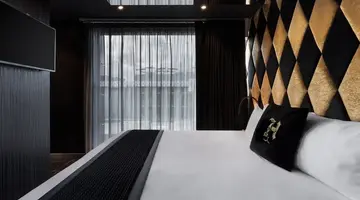 H Hotel