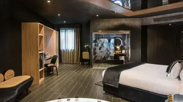 H Hotel