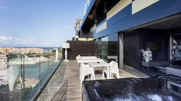 H Hotel