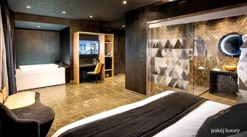 H Hotel