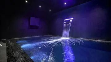 H Hotel