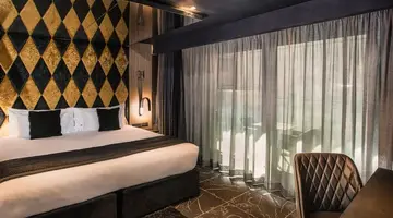 H Hotel