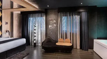 H Hotel