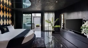 H Hotel