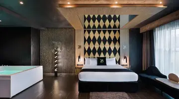 H Hotel