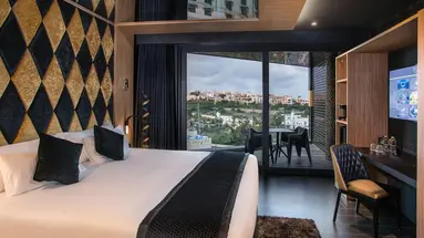 H Hotel