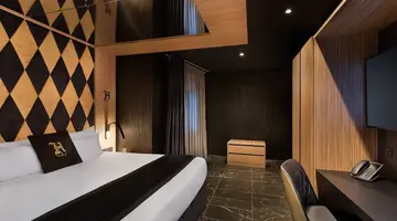 H Hotel