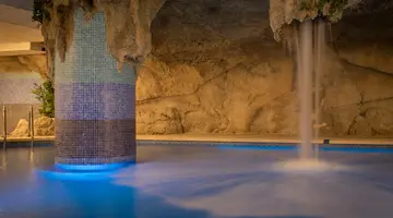 H.TOP ROYAL STAR HOTEL