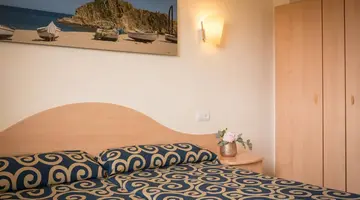 H.TOP ROYAL SUN SUITES