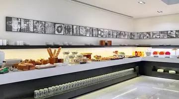H10 Art Gallery