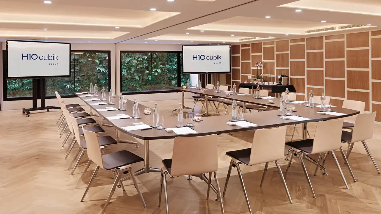 H10 Cubik
