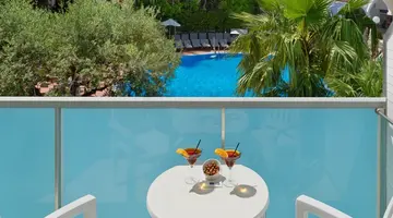 H10 Delfin Adults Only