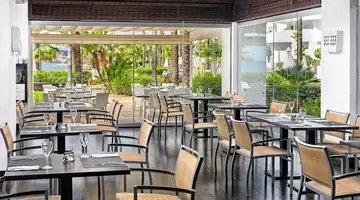 H10 Estepona Palace