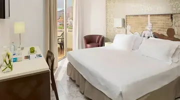 H10 Las Palmeras