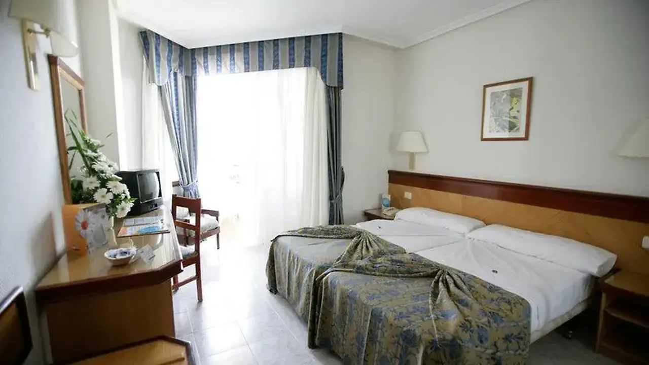 H10 las Palmeras