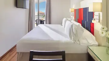H10 Las Palmeras