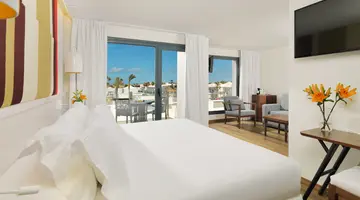 H10 OCEAN DREAMS (ADULTS ONLY 18+)