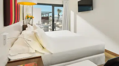 H10 OCEAN DREAMS (ADULTS ONLY 18+)