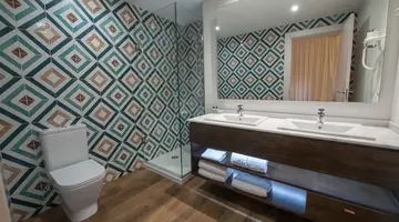 H10 OCEAN SUITES