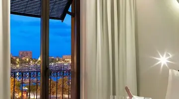 H10 Port Vell