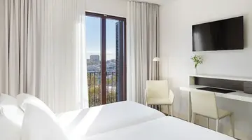 H10 Port Vell