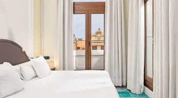 H10 Villa de la Reina