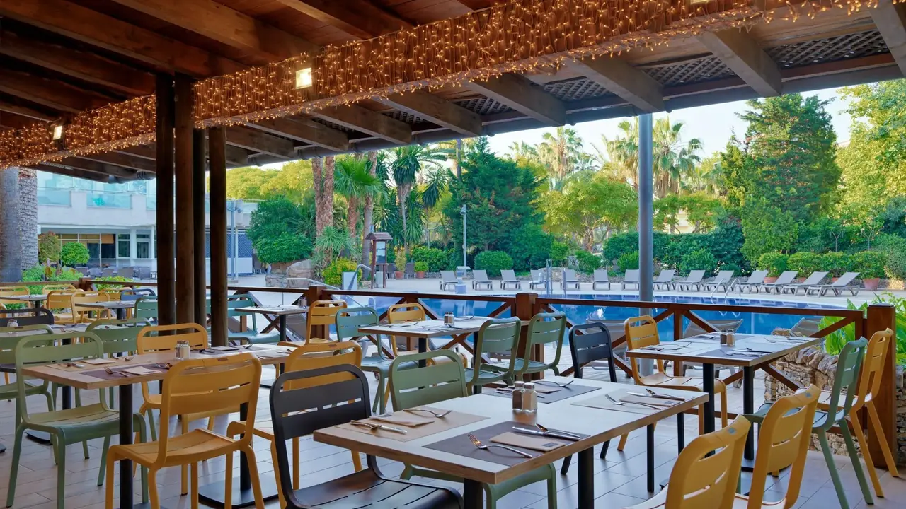 H10 Vintage Salou Adults Only +16