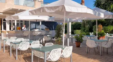 H10 Vintage Salou Adults Only +16