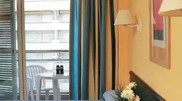 H10 Vintage Salou Adults Only +16