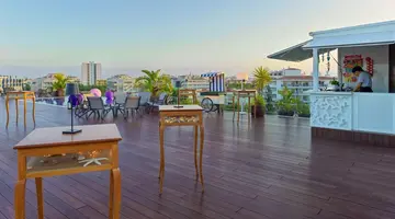 H10 Vintage Salou Adults Only +16
